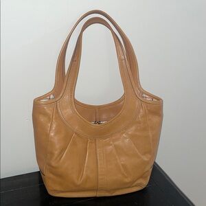 Chic Tan Leather Tote Bag Coach